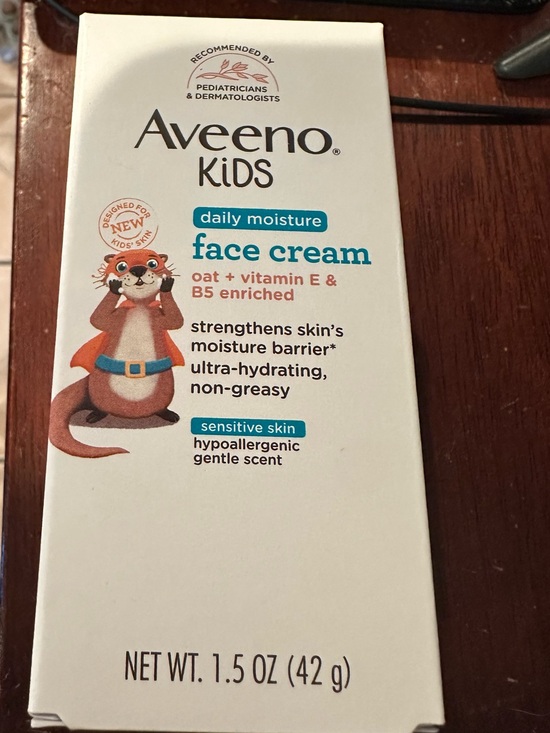 Aveeno Other - Aveeno Kids Daily Moisture Face Cream - White
